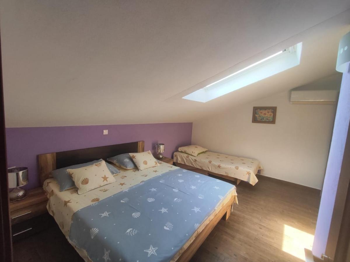 Apartmani Nada Mustapic Brela Bagian luar foto