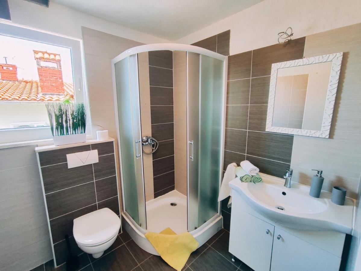 Apartmani Nada Mustapic Brela Bagian luar foto