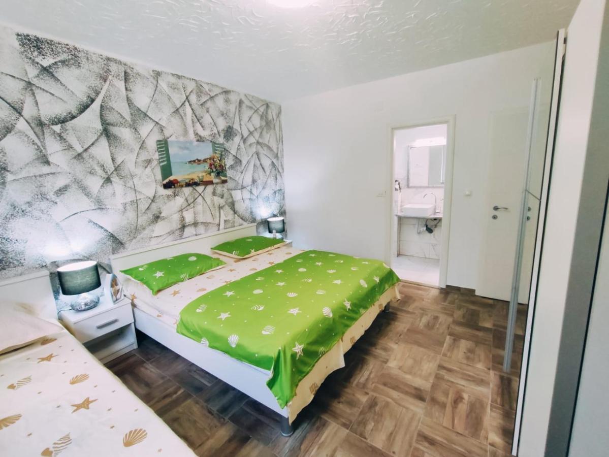 Apartmani Nada Mustapic Brela Bagian luar foto