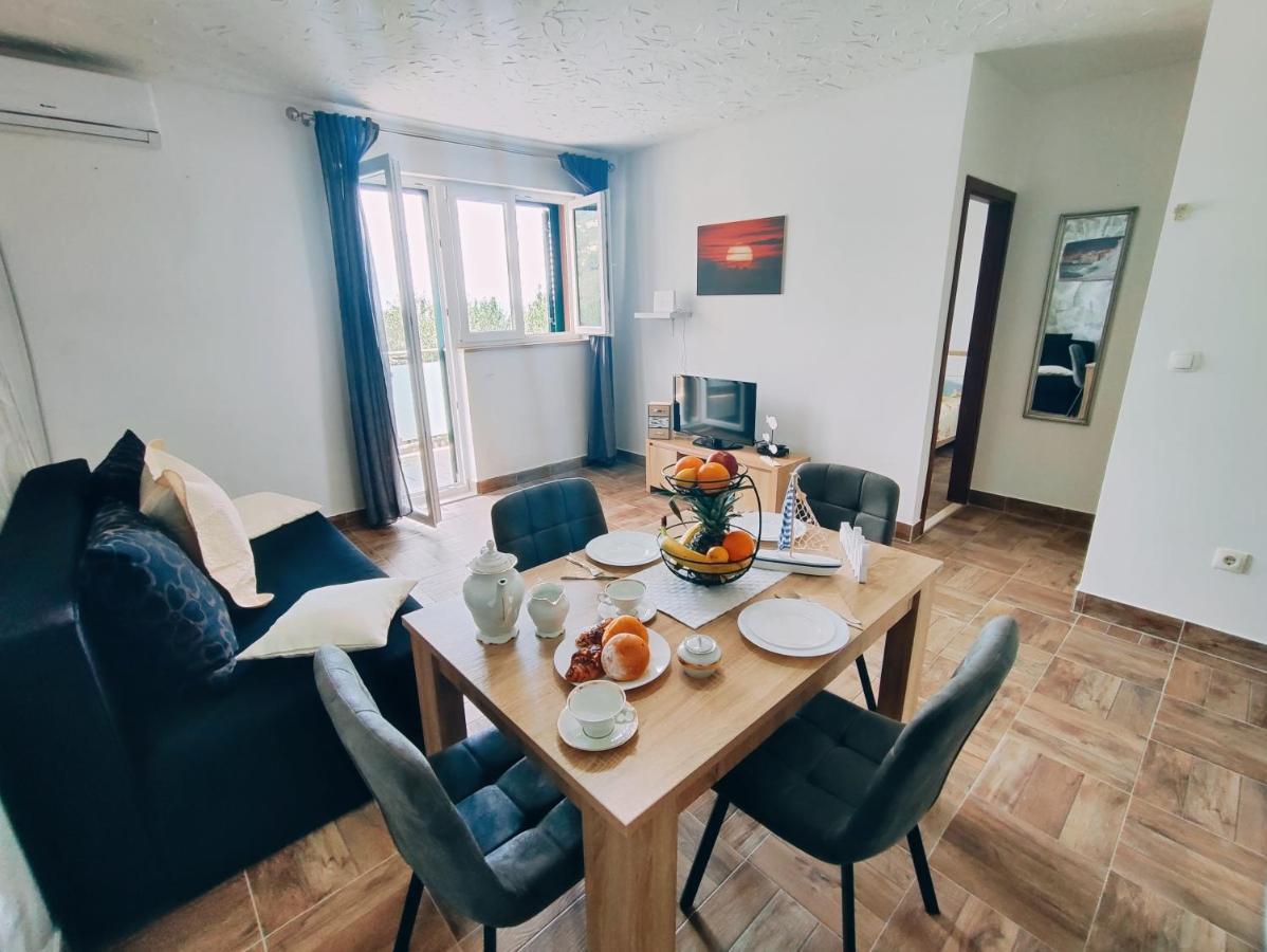 Apartmani Nada Mustapic Brela Bagian luar foto
