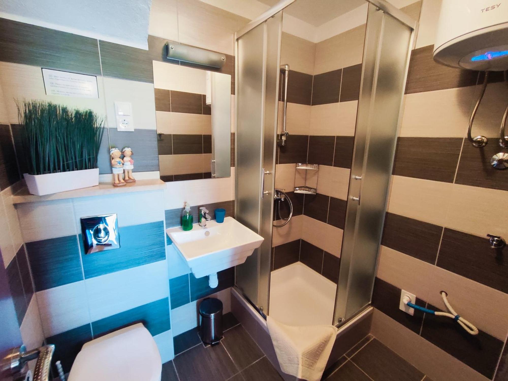 Apartmani Nada Mustapic Brela Bagian luar foto