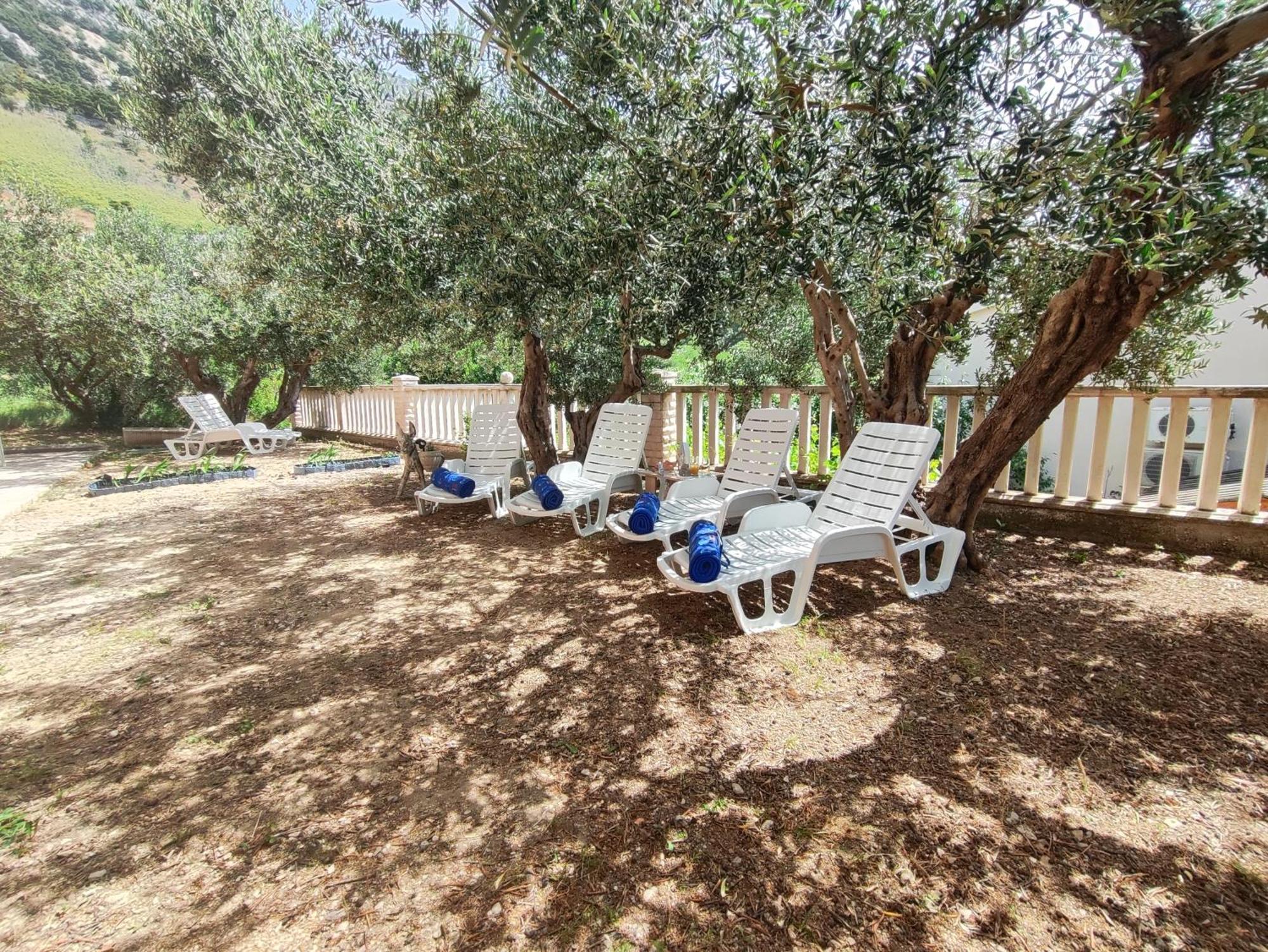 Apartmani Nada Mustapic Brela Bagian luar foto
